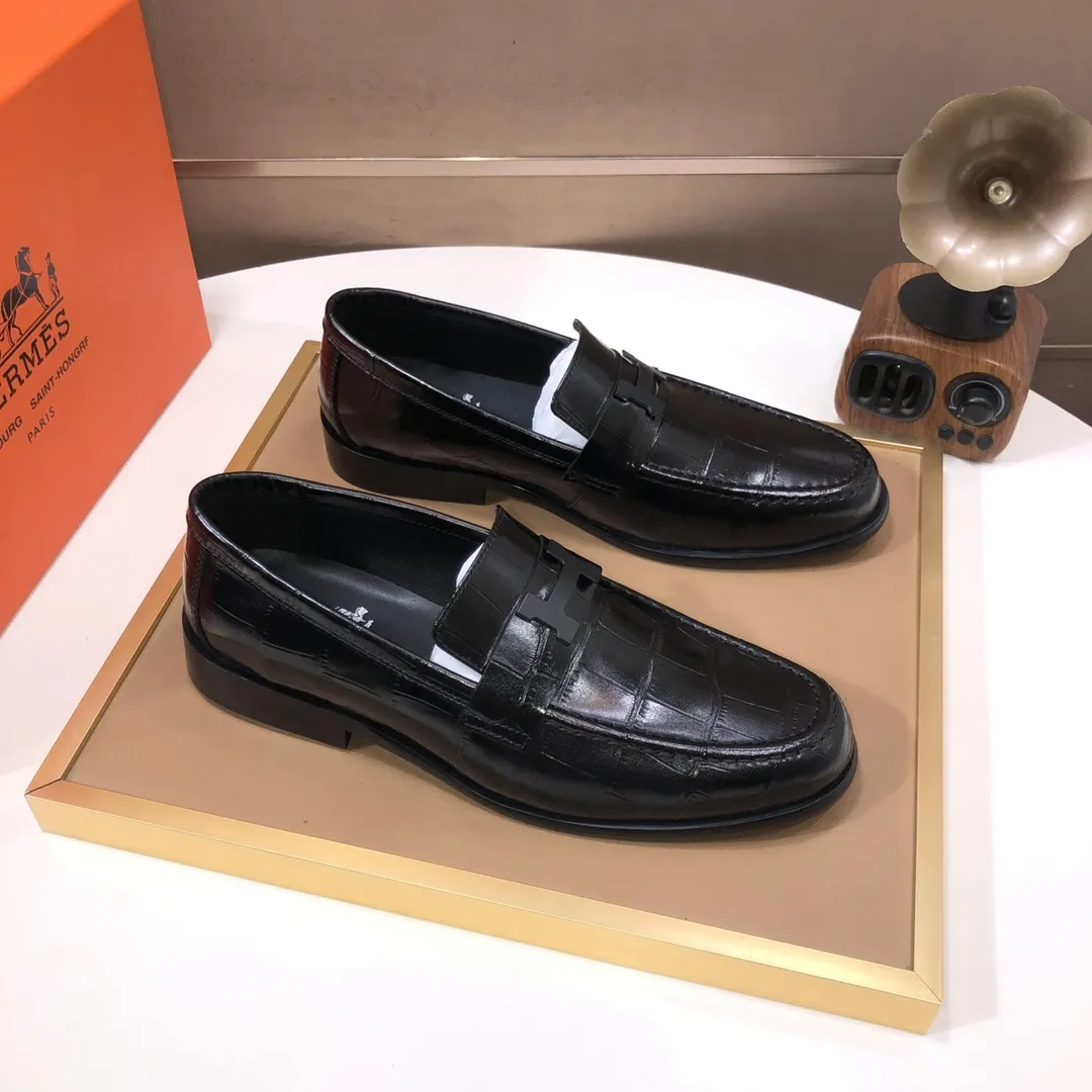 Men's shoes💰460💰[HERMES] (sheepskin lining)🍀Italian top luxury🍀He does not pursue novel styles and gorgeous colors, but attracts the favor of successful men with his flawless, elegant and classic style. Formal leather shoes This very comfortable, simple and stable style allows you to easily match any style! The pattern is absolutely 1:1 refined from the original case, and we strive for excellence in materials, imported cowhide + sheepskin lining💪💪💪extraordinary texture👍! .Black Brown Size: 38-45 (45 customized)